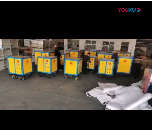 一批礦用軌道炸藥運輸車發(fā)貨了 感謝礦務局領導們的支持與厚愛~！我們繼續(xù)努力~！